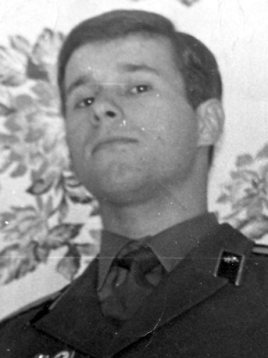 Есть такой пиатель-фантаст - Вячеслав Назаров. Думаю, многие его знают, ну, хотя